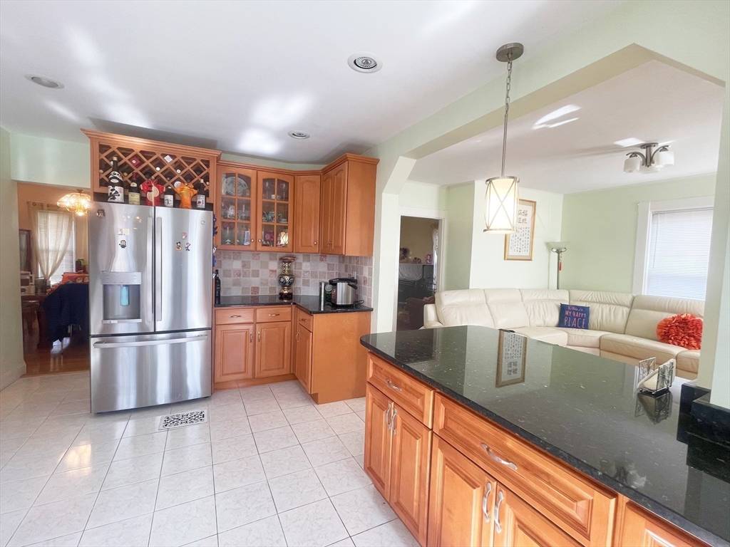 Newton, MA 02458,30 Middle St