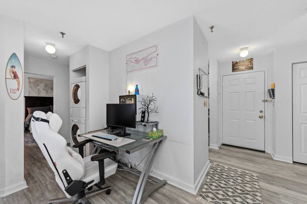 Quincy, MA 02171,90 Quincy Shore Dr #106
