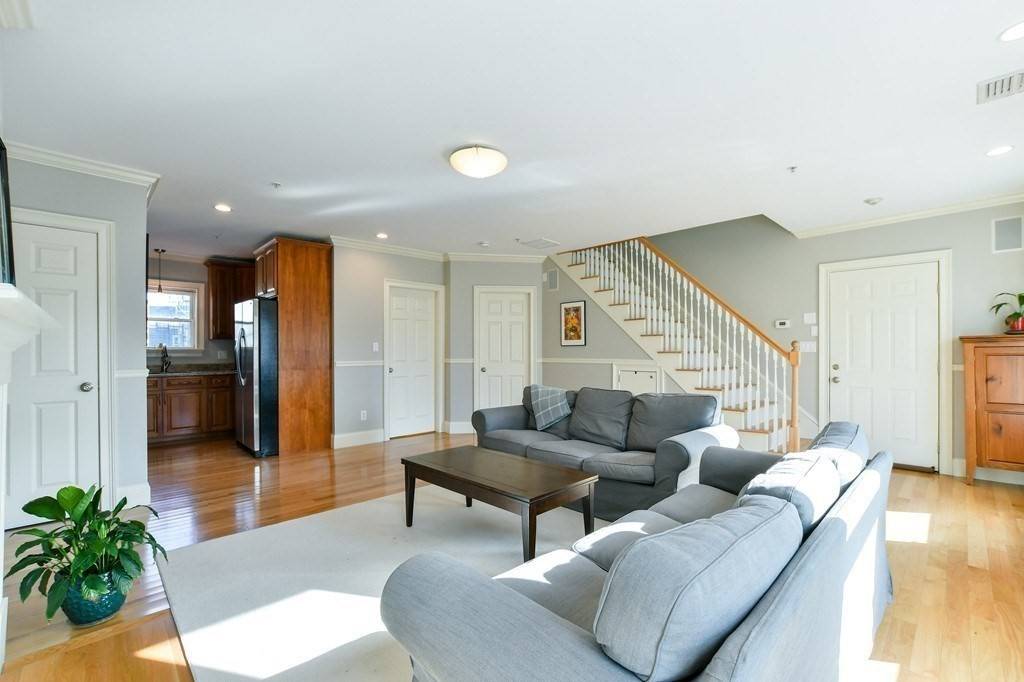 Boston, MA 02127,580 E 2nd #5