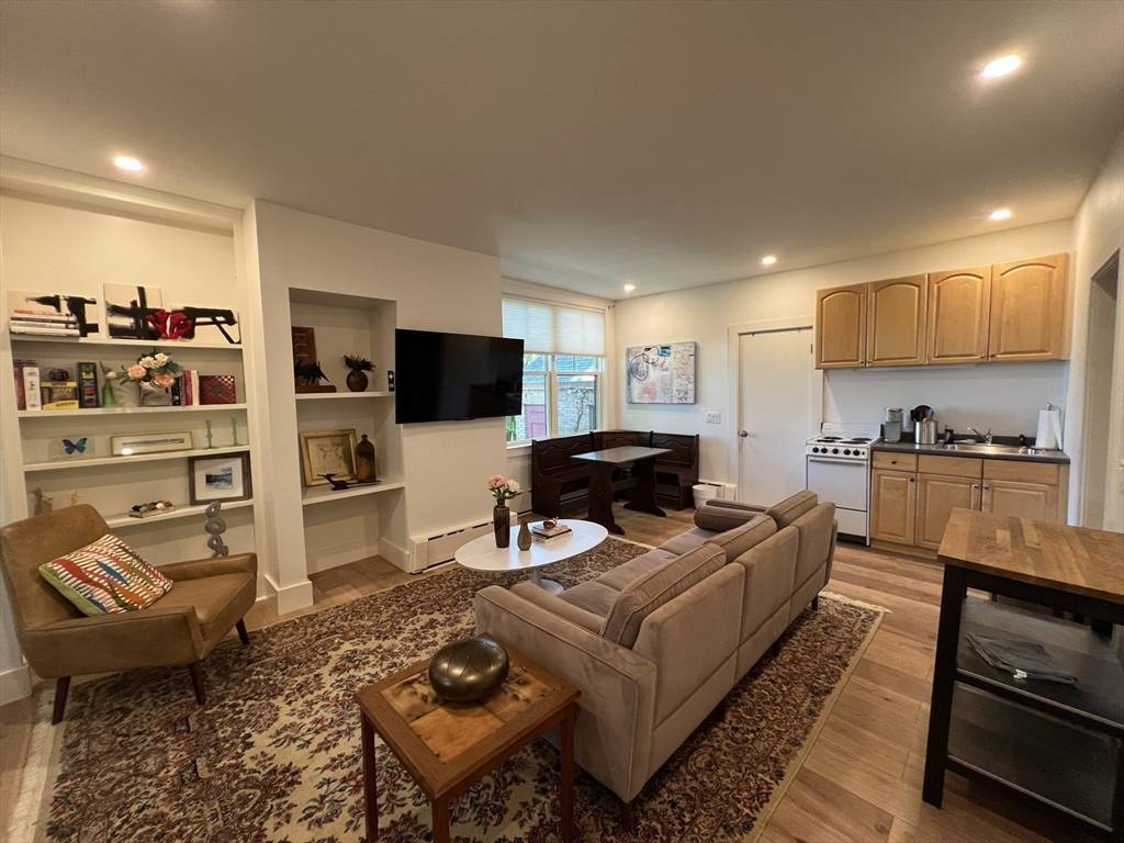 Fall River, MA 02720,294 French St #1N