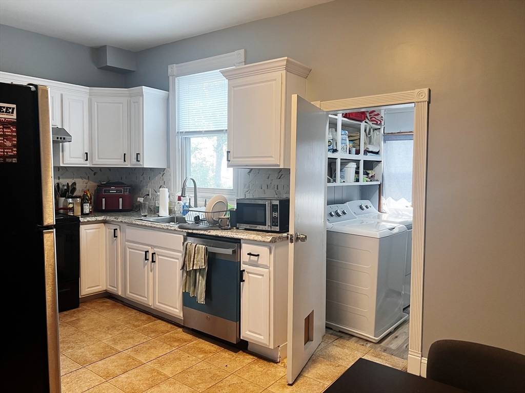 Quincy, MA 02171,12 Clark St ##1