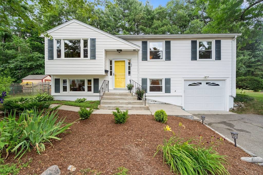 Bellingham, MA 02019,34 Monique Drive