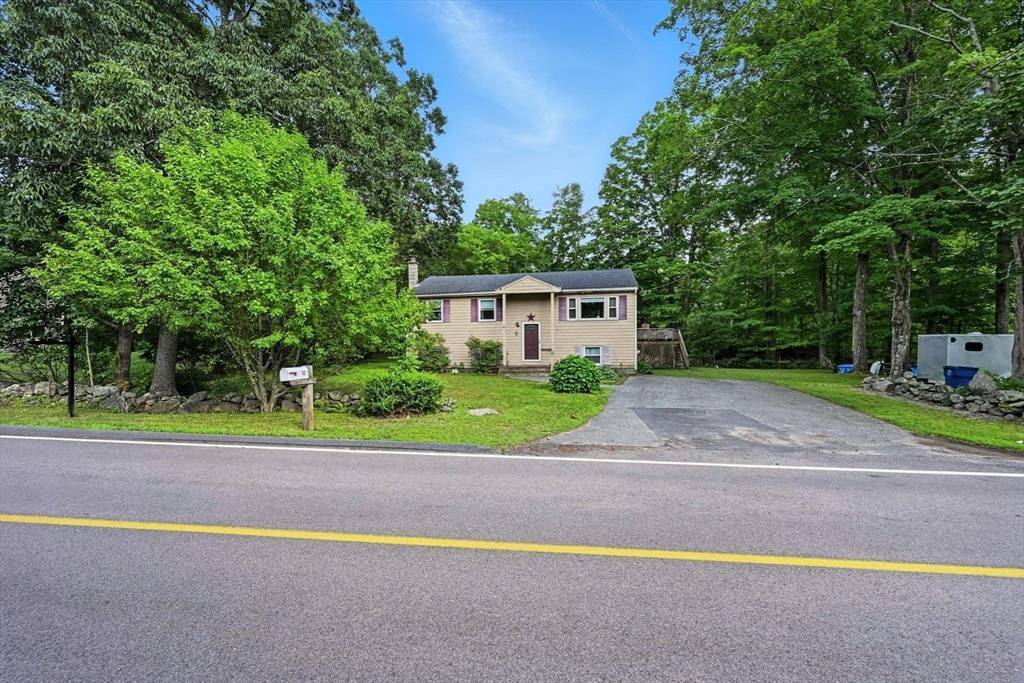 Medway, MA 02053,32 Maple St