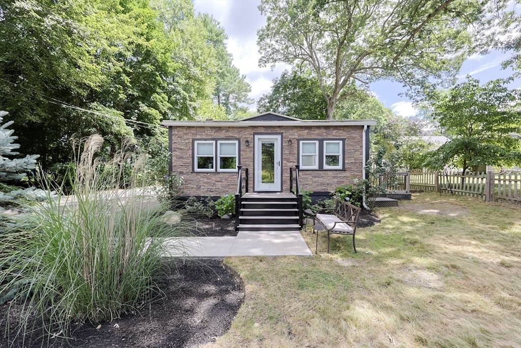 Medway, MA 02053,3 Wamesit St