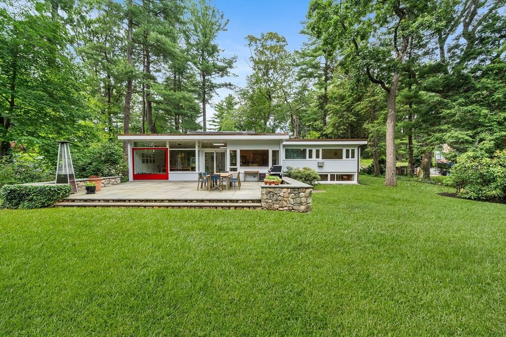 Lexington, MA 02421,32 Moon Hill Rd
