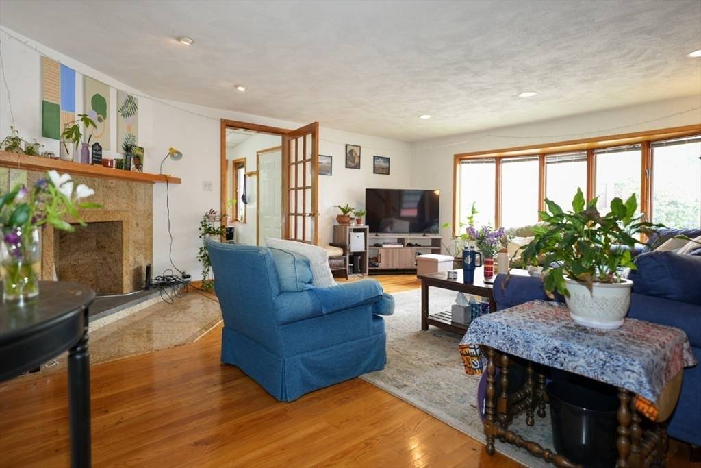 Somerville, MA 02143,16 Summit Ave