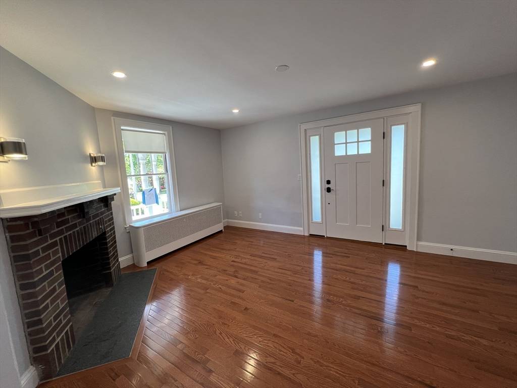 Melrose, MA 02176,99 Laurel St #1