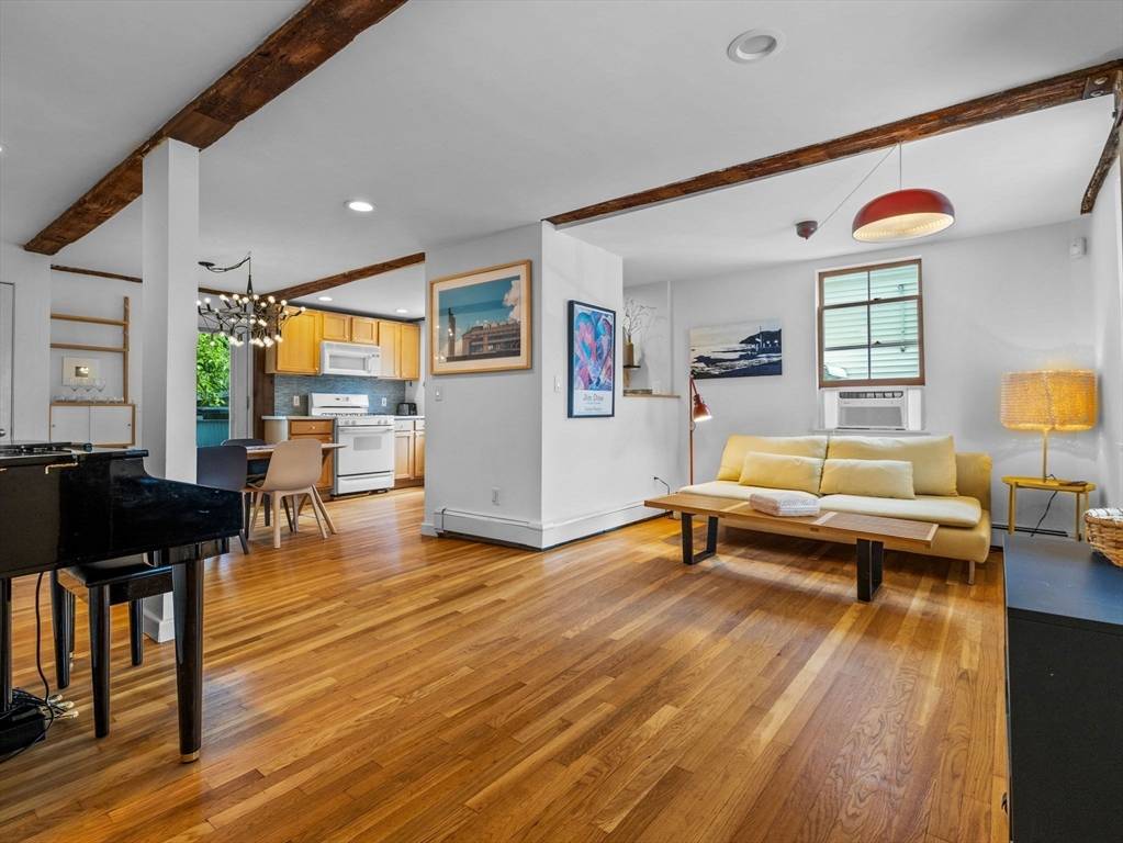 Somerville, MA 02143,9 Thorpe St #9