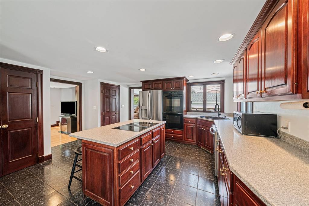 Abington, MA 02351,848 Brockton Ave
