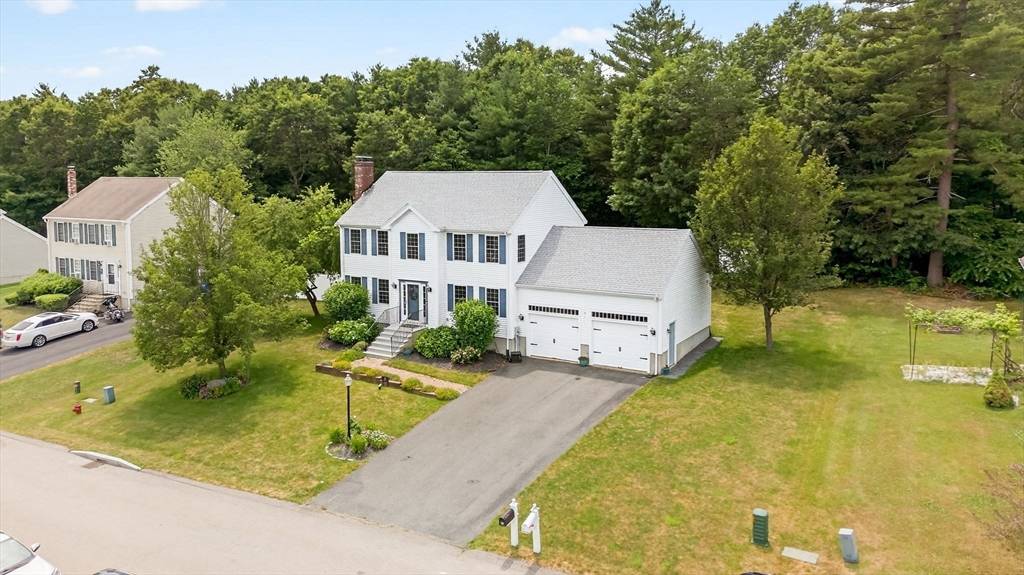 Taunton, MA 02718,215 Powhattan Dr