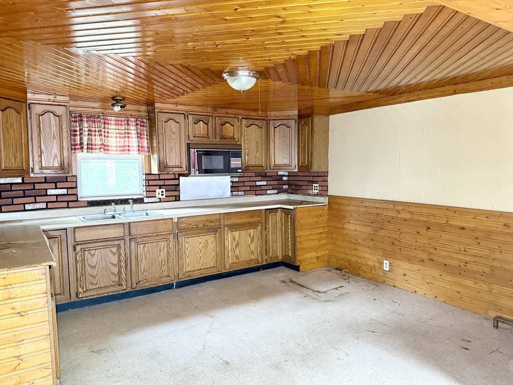 Fitchburg, MA 01420,46 Payson St