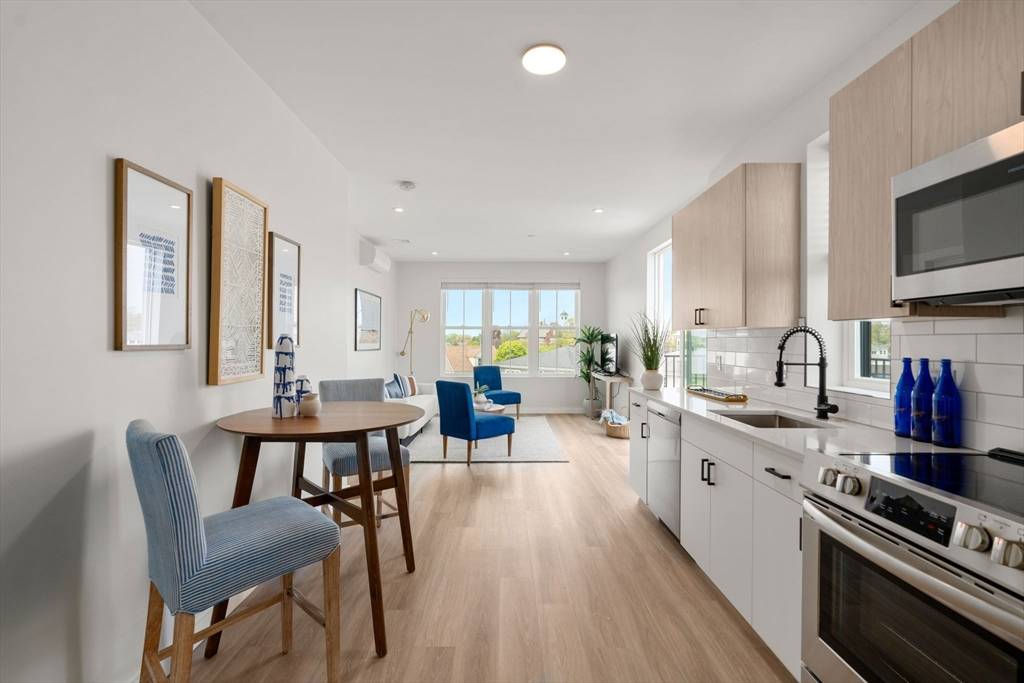 Winthrop, MA 02152,10 Somerset #206