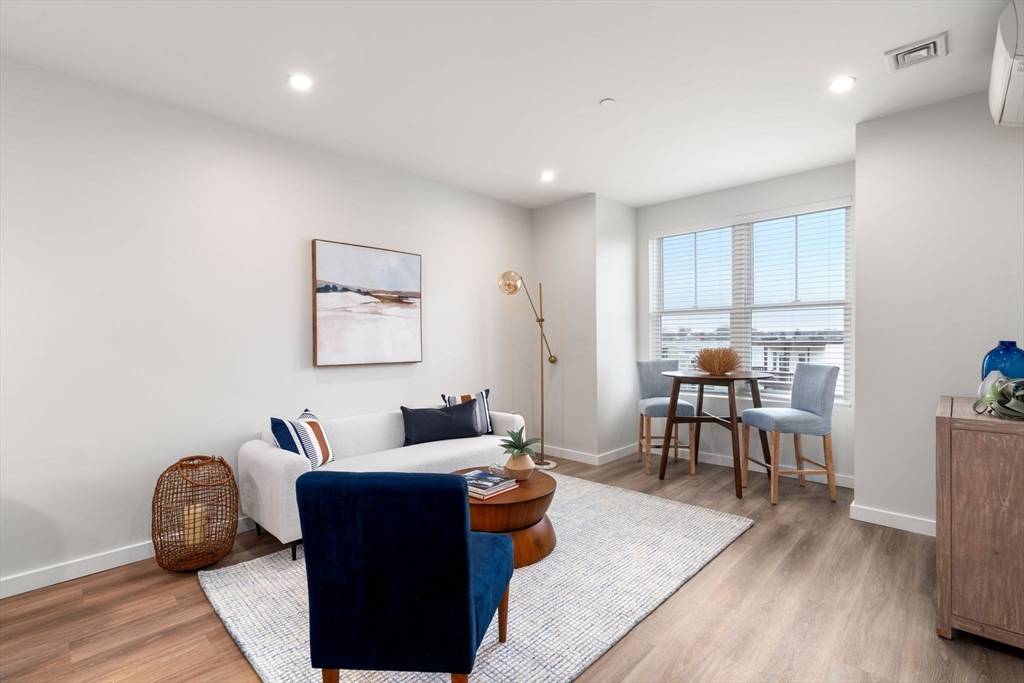 Winthrop, MA 02152,10 Somerset #408
