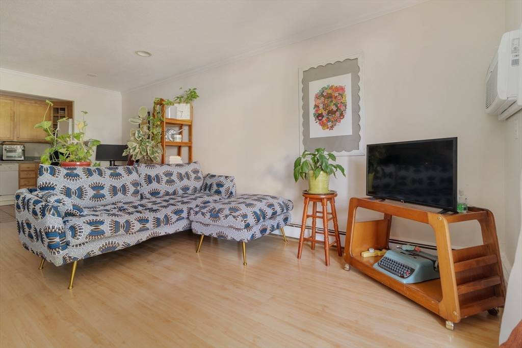 Chelsea, MA 02150,70 Warren Ave #2-6