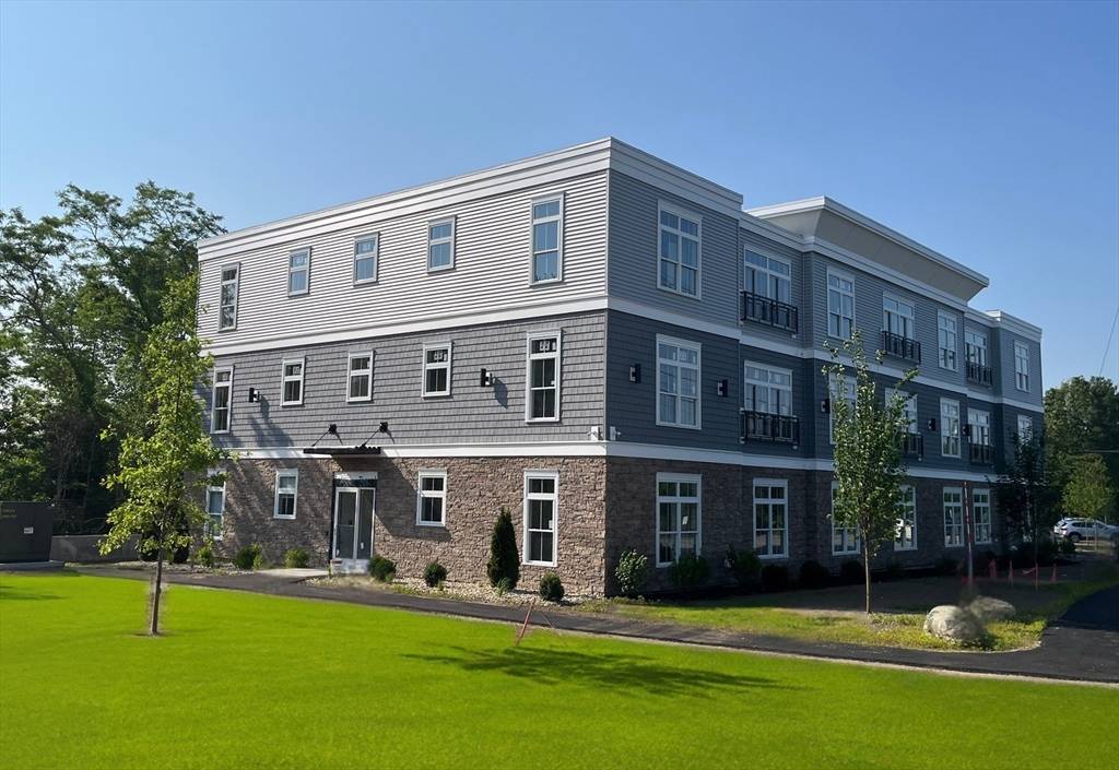 Wilmington, MA 01887,7 Cross St #102