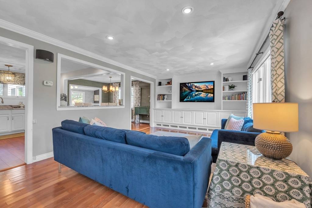 Woburn, MA 01801,25 Burlington St