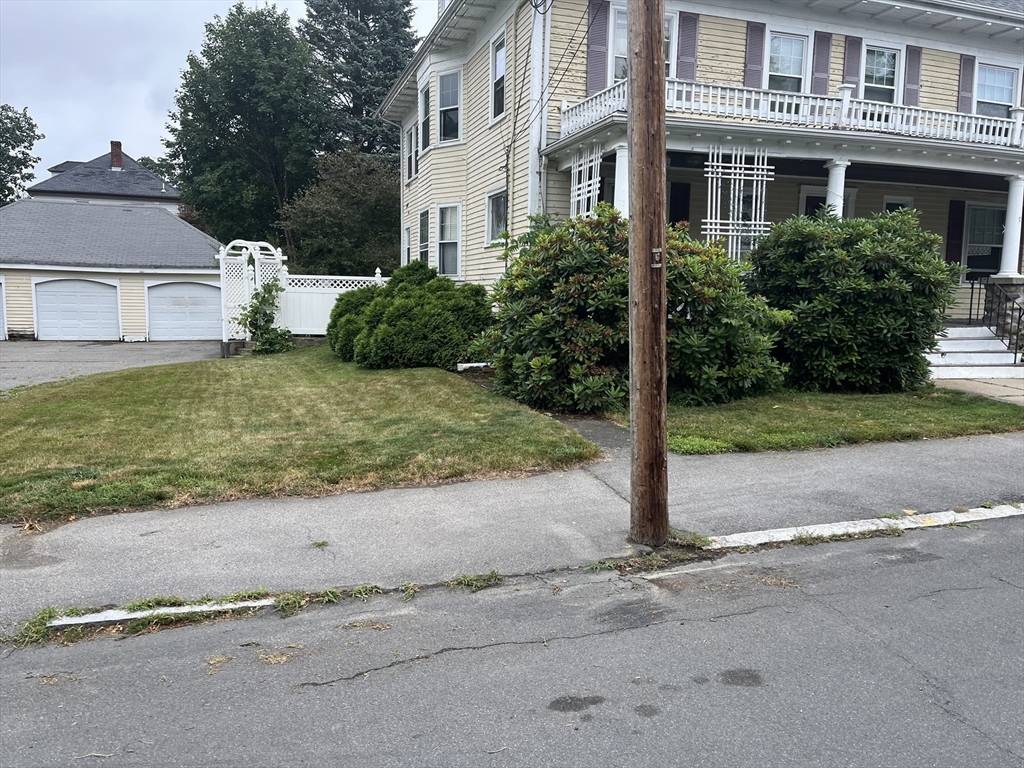 Haverhill, MA 01835,29 Bradford Ave #1