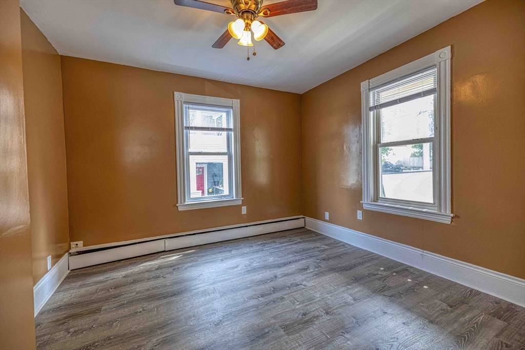 Boston, MA 02136,1002 River St #1