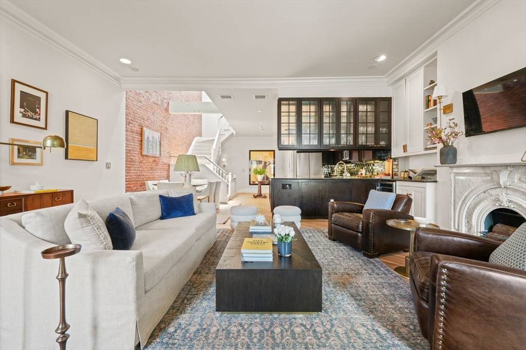 Boston, MA 02116,129 Beacon Street #PH
