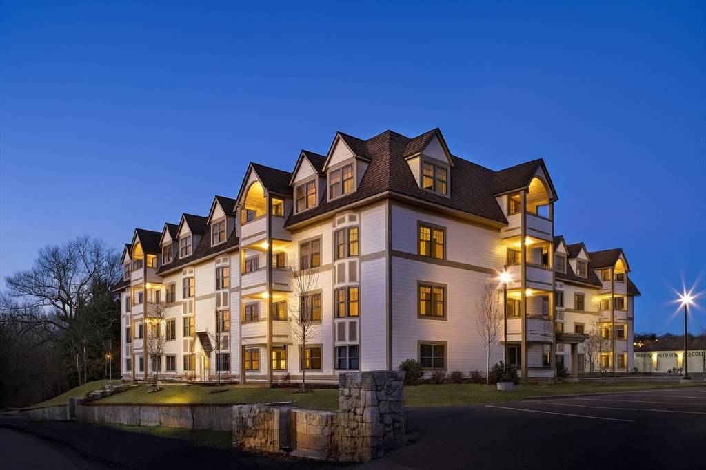 Wellesley, MA 02482,12 Russell Rd #405