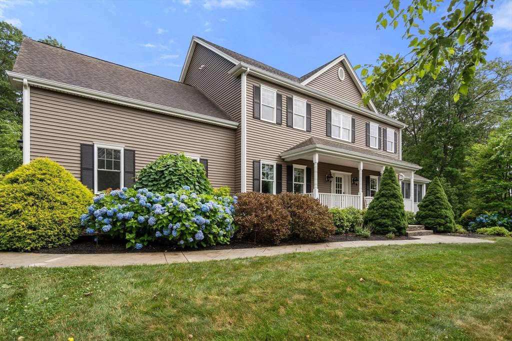 Wrentham, MA 02093,35 Ridge Road