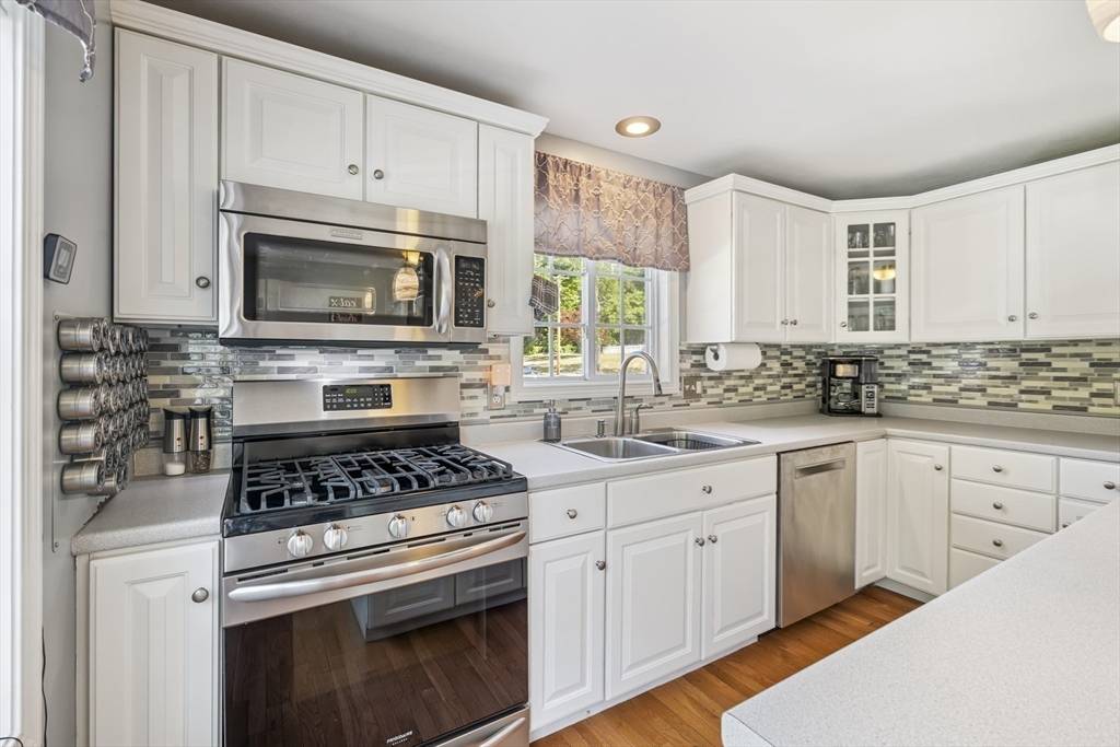 Methuen, MA 01844,422 Pelham Street