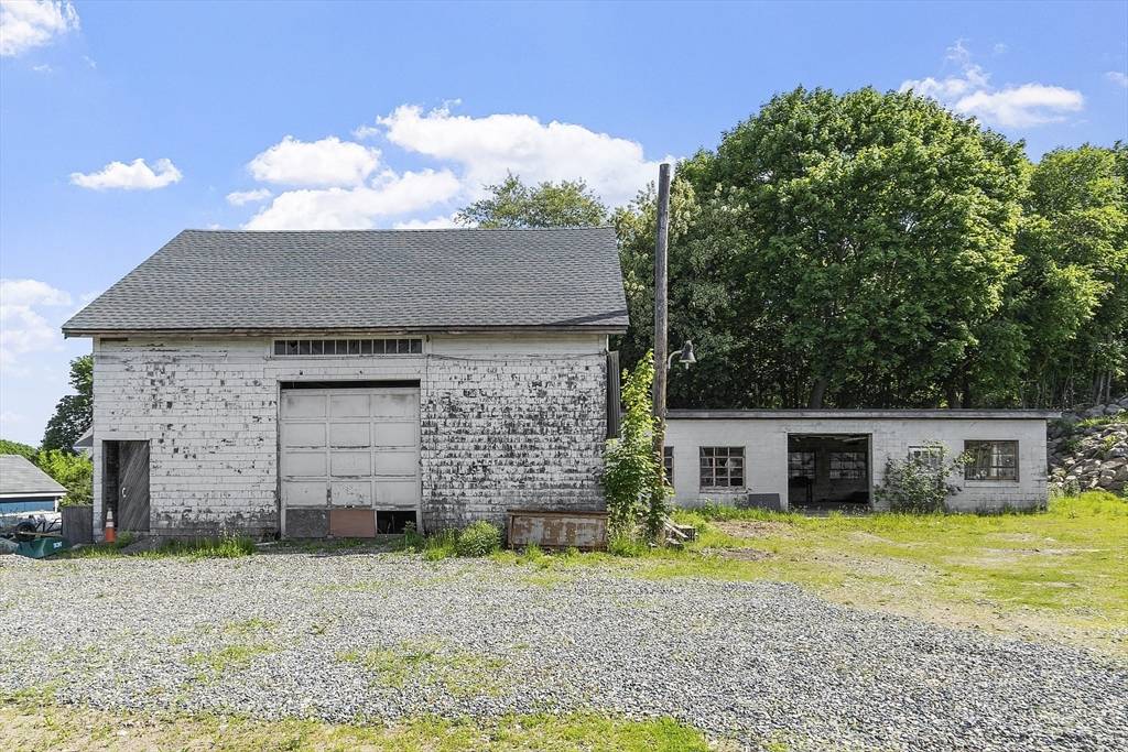 Gloucester, MA 01930,2 Deacon Farm Ln