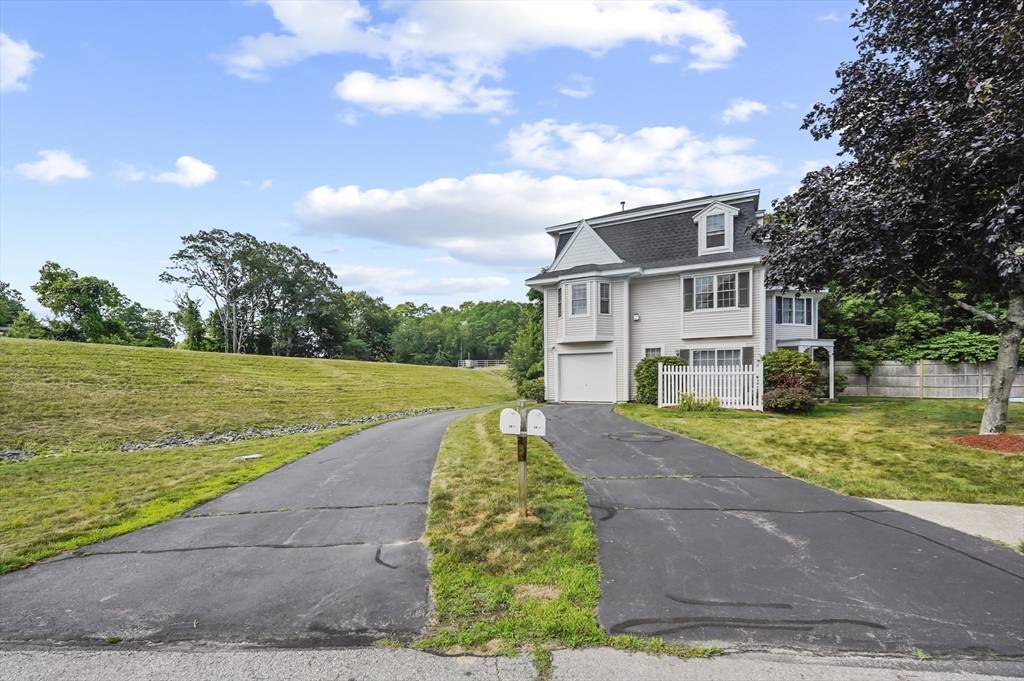 Framingham, MA 01701,14 Victoria Garden #B