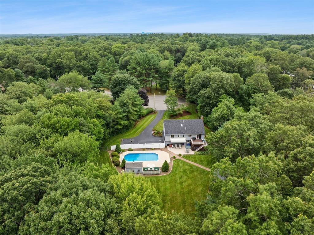 West Bridgewater, MA 02379,9 Bayberry Rd