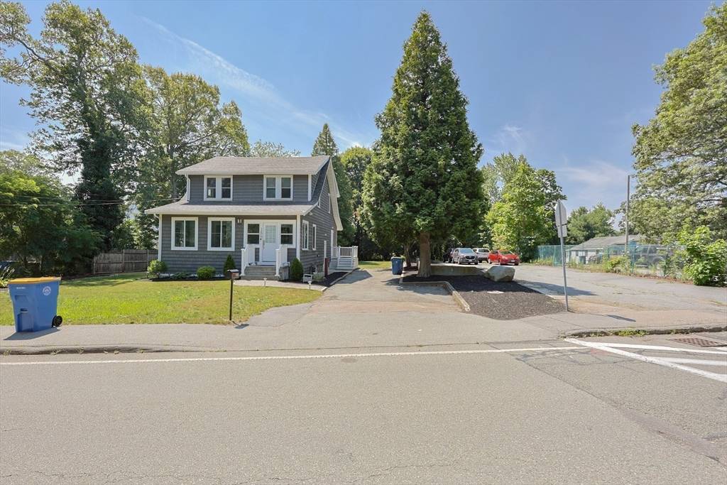 Randolph, MA 02368,186 Canton St