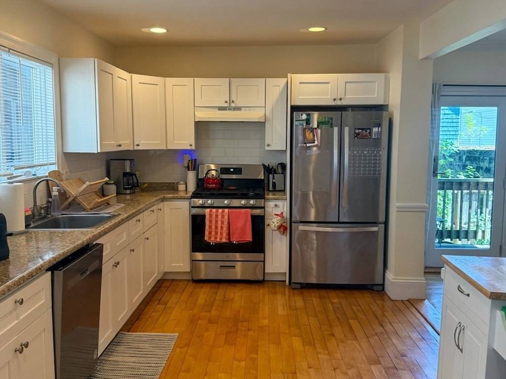 Somerville, MA 02145,7 Dell St