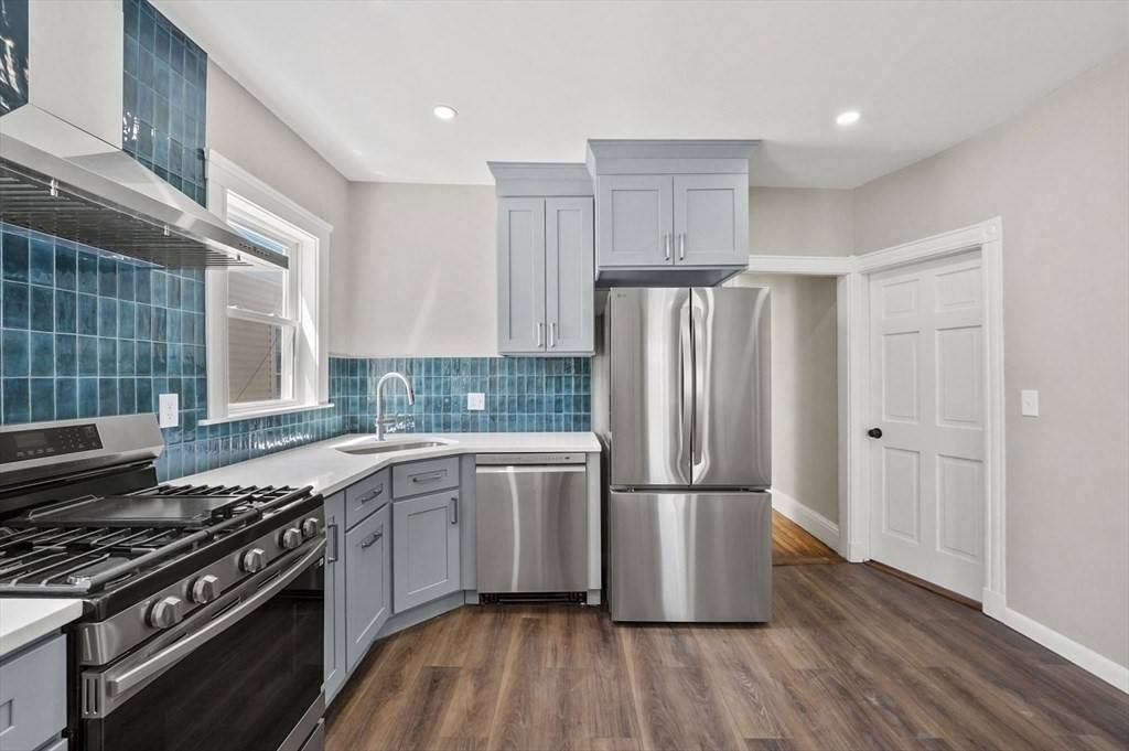 Boston, MA 02122,18 Lyon St #3