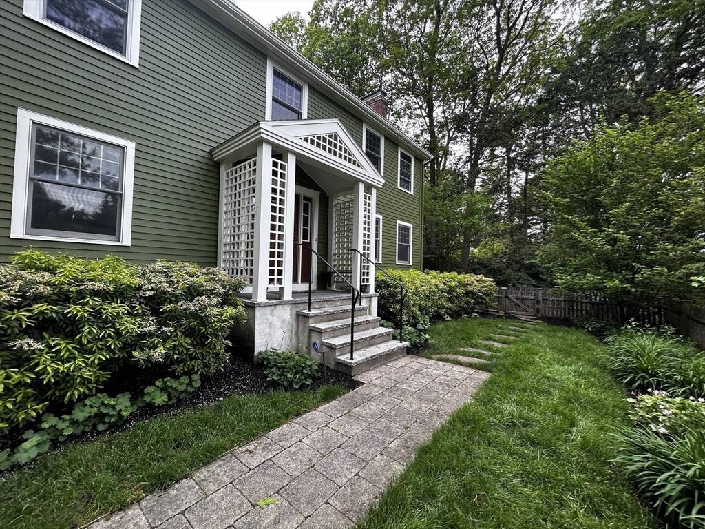 Westwood, MA 02090,162 Mayfair Dr