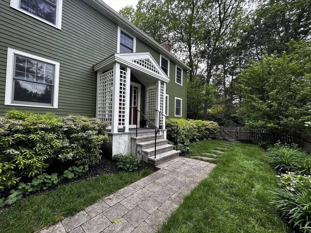 Westwood, MA 02090,162 Mayfair Dr