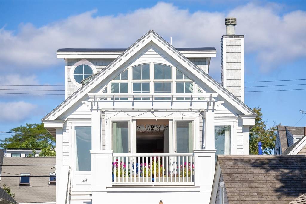 Provincetown, MA 02657,139 Commercial Street #Penthouse