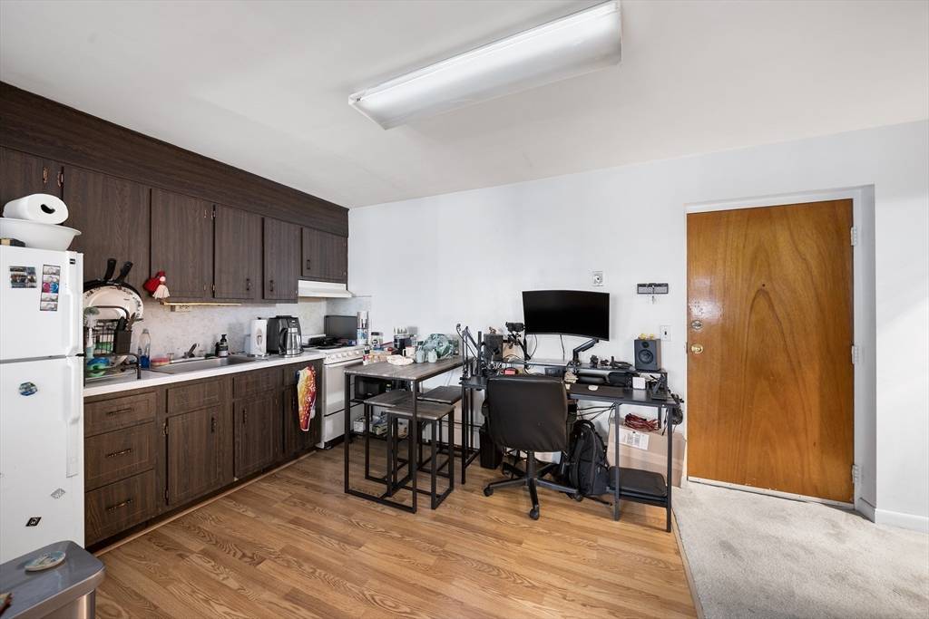 Waltham, MA 02451,31 Pond St #2
