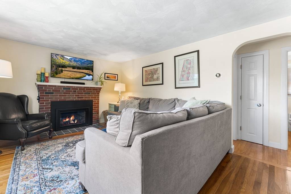Dedham, MA 02026,22 Sanderson Ave