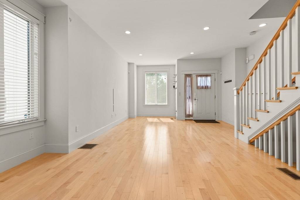 Watertown, MA 02472,35 Bacon Street #35