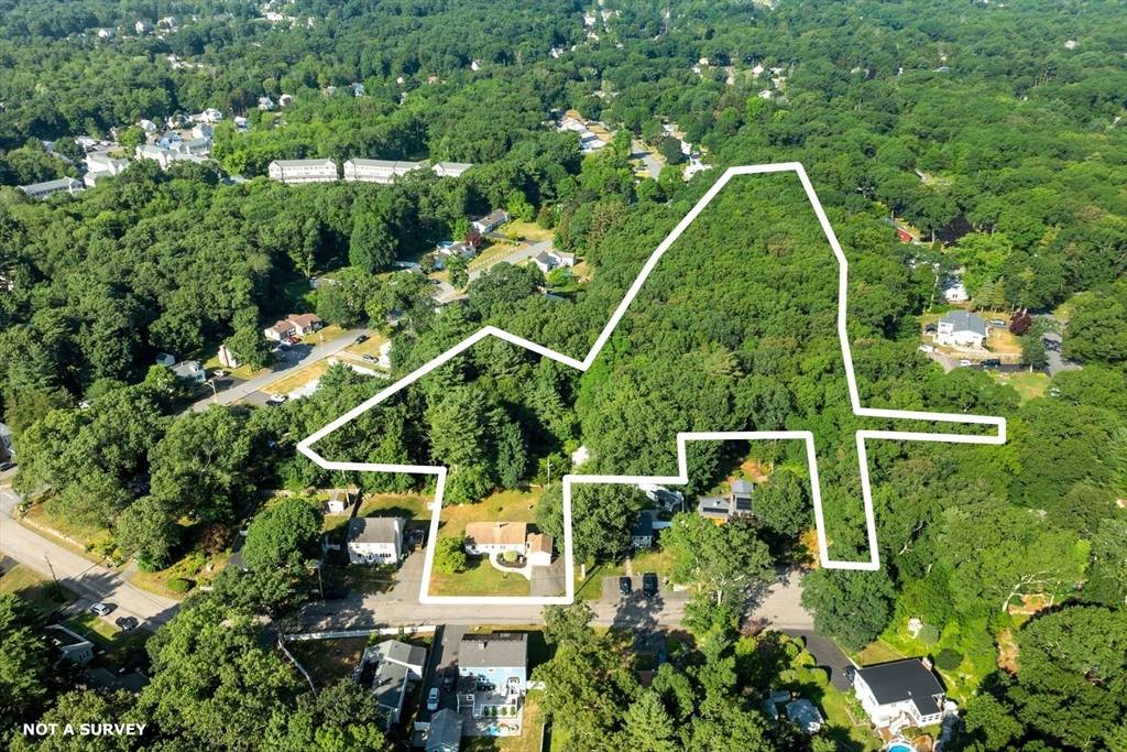 Abington, MA 02351,22 Oakland Cir