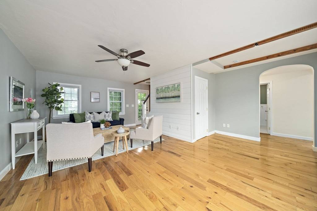 Kingston, MA 02364,9 Crescent St
