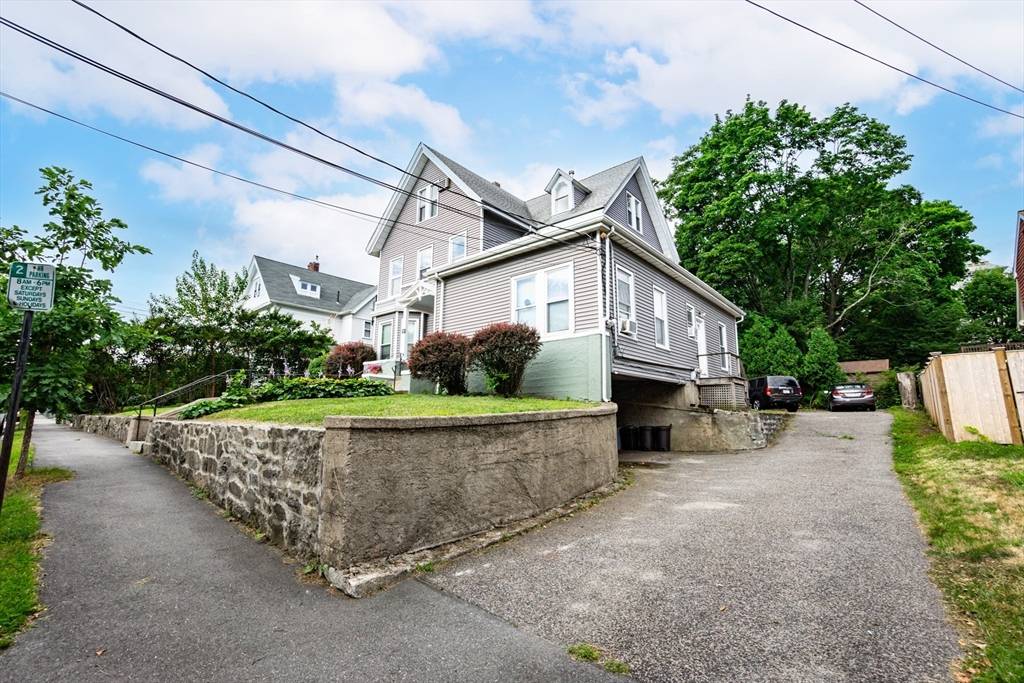 Newton, MA 02460,101 Central Avenue #2