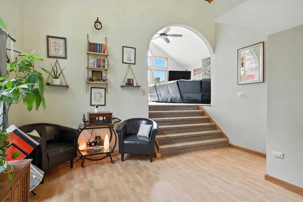 Hampden, MA 01036,12 Rose Cir