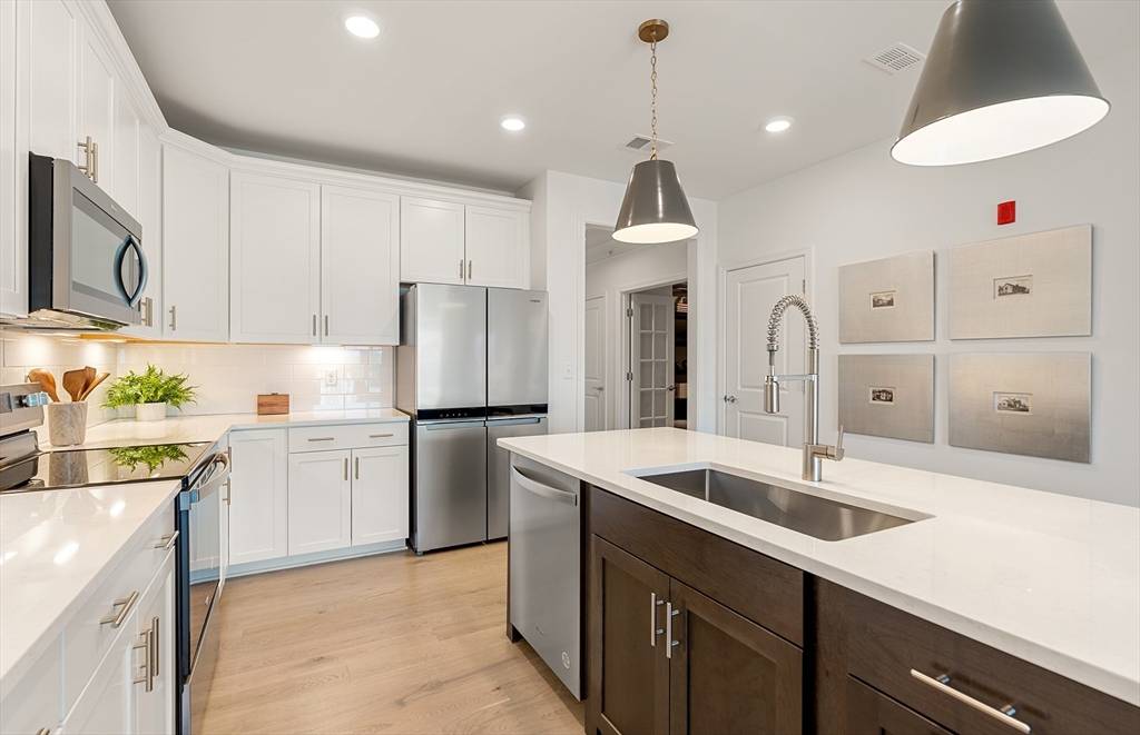 Westborough, MA 01581,2 Codman Way #203
