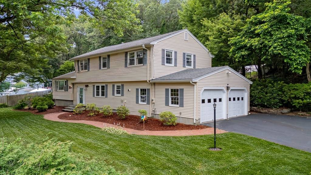 Southborough, MA 01772,12 Summit Rd
