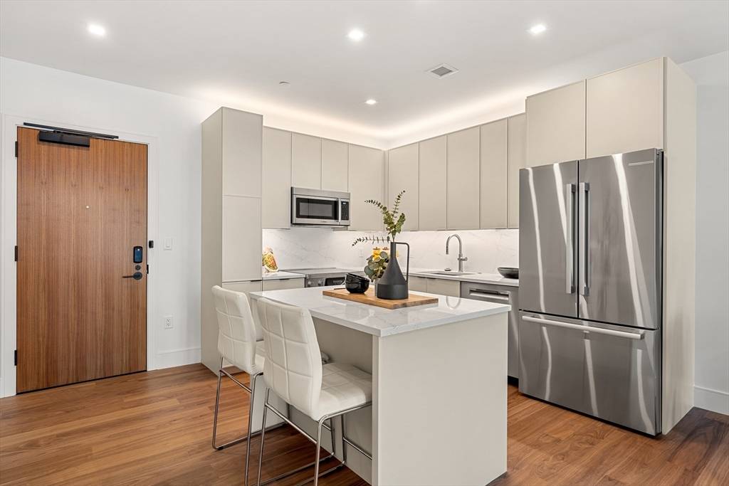 Boston, MA 02135,1515 Commonwealth Ave #415