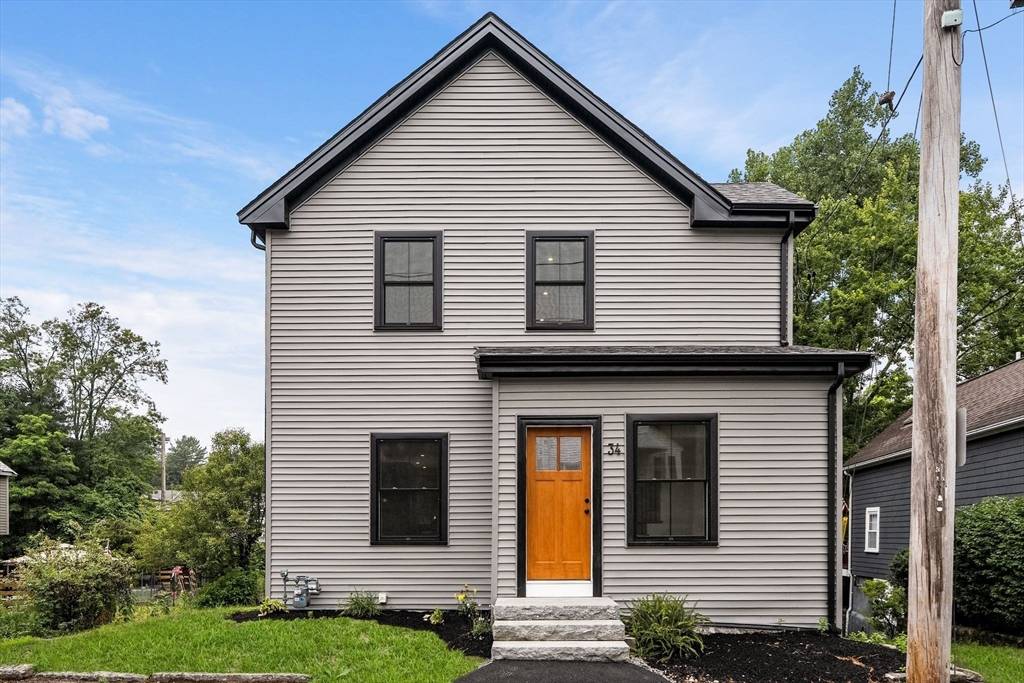 Medfield, MA 02052,34 Frairy St.
