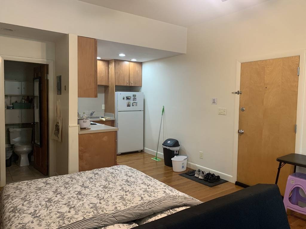 Boston, MA 02215,907 Beacon Street #3