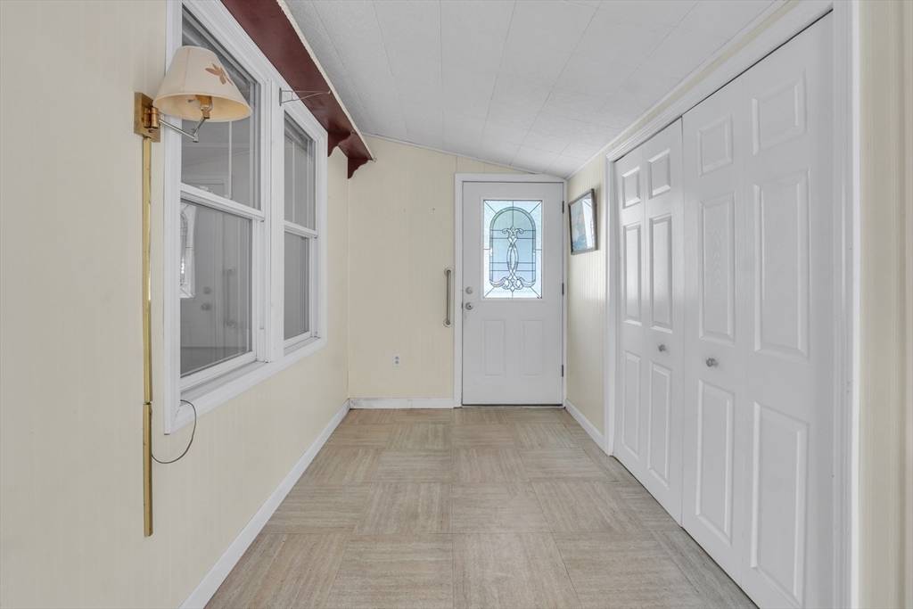 Sturbridge, MA 01566,43 Park Ave