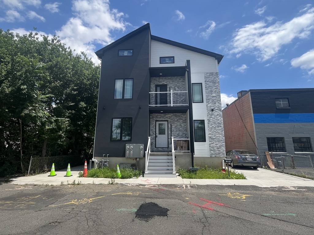 West Springfield, MA 01089,11-13 Barnard St #11