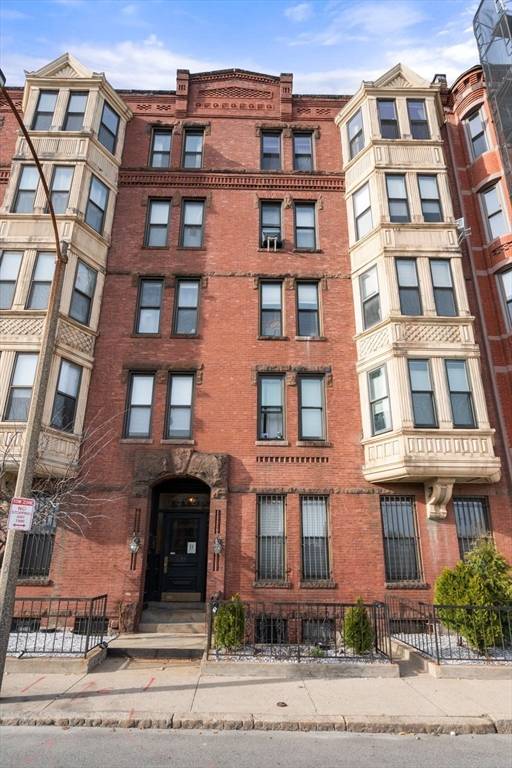 Boston, MA 02116,19 Cortes St #10